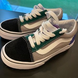 Vans Old Skool Kids size 11.5 never worn no tag
